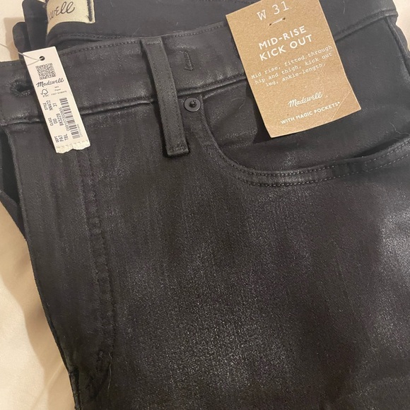 Madewell Mid-Rise Kick Out in Coated Black - Picture 3 of 3